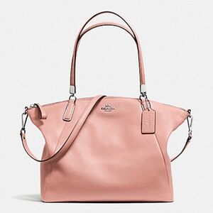 COACH Kelsey satchel in pebble leather silver/blush